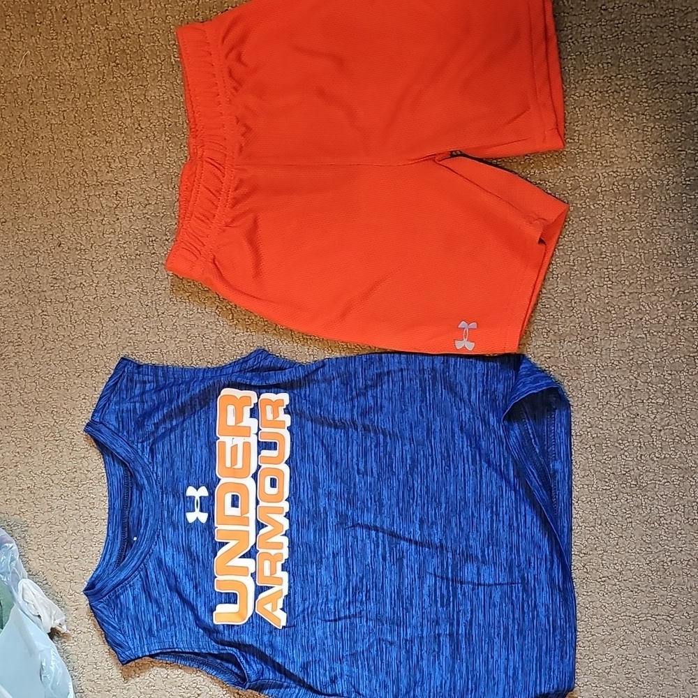 UNDER ARMOUR 4 LOT EUC BOYS 1 SHORT SET 3 SHIRTS - Picture 2 of 14